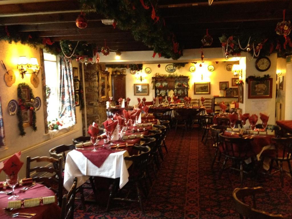 Victoria Inn Cowbridge Exterior photo